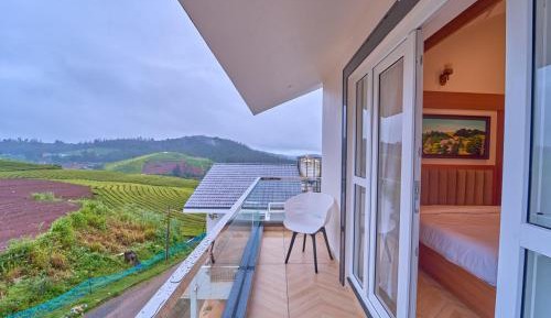 Deluxe Balcony Room
