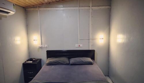 Deluxe Double Room (2 Adults + 1 Child)