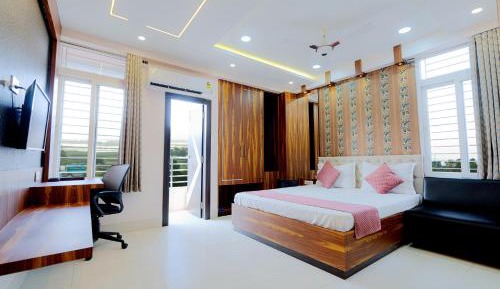 Two-Bedroom Apartment with Balcony