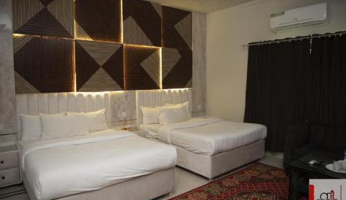 Deluxe Family Room