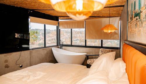 King Room with Spa Bath