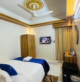 Deluxe Queen Room