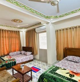 Deluxe Family Room