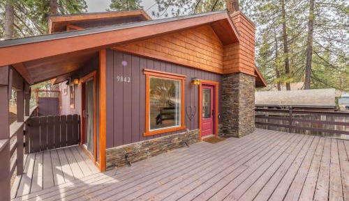 Three-Bedroom Holiday Home 