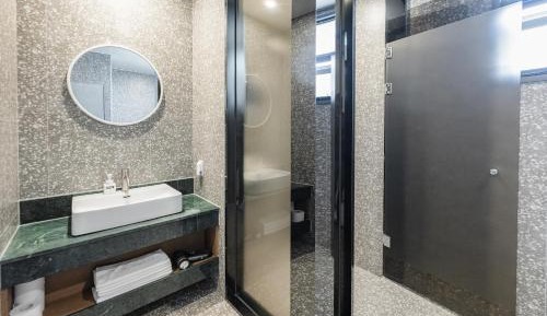 Deluxe King Suite