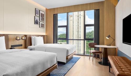 Classic Double Room with Two Double Beds and City View - High Floor