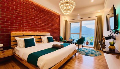 Queen Room with Balcony