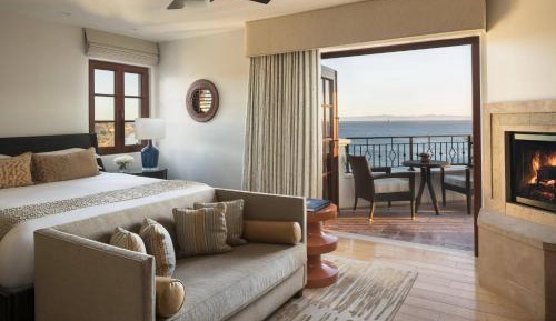 Two Bedroom Penthouse Suite with Ocean view, Fireplace and Balcony  
