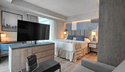 Deluxe Family Room