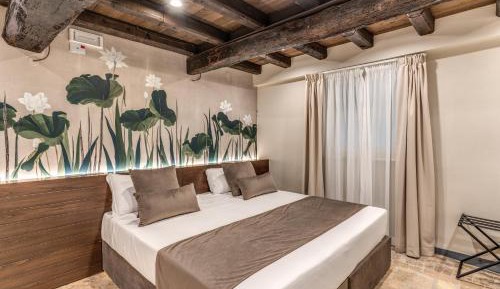 Triple Room with Whirpool Tub Mezzanine Floor