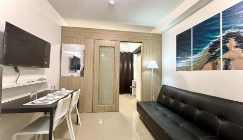 One-Bedroom Apartment with Balcony