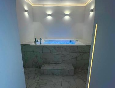 One-Bedroom Apartment with Spa Bath