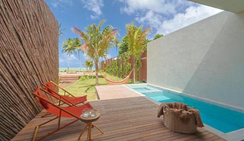 Beachfront cabin with private pool