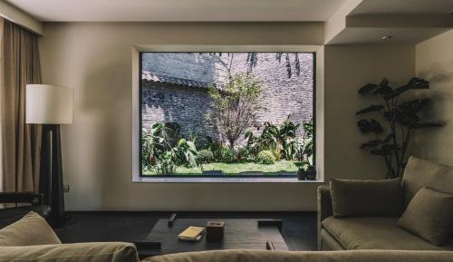 Villa with Garden View