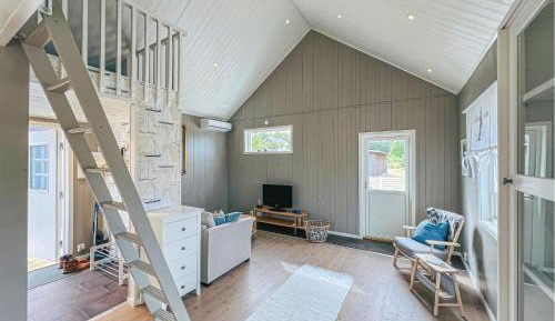 One-Bedroom Holiday Home