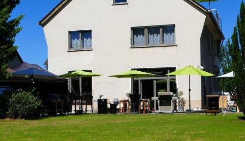 One-Bedroom Holiday Home