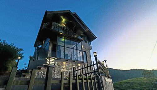 Apartment with Mountain View