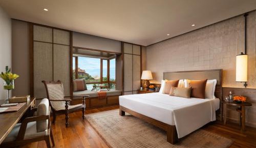Luxury River View Room