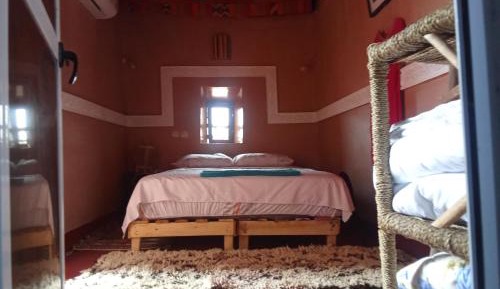 Deluxe Room (2 Adults + 1 Child)