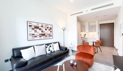 One-Bedroom Apartment with Balcony