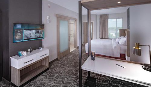 King Suite with Trundle Bed