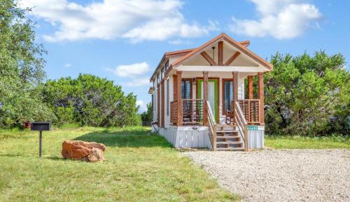 One-Bedroom Holiday Home