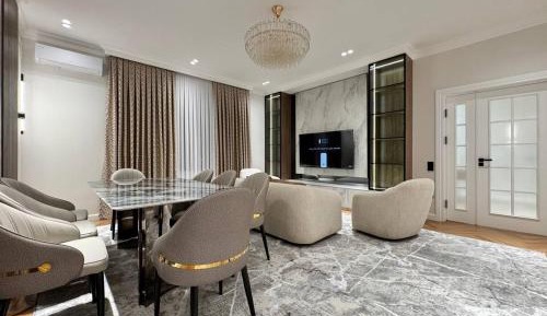 Three-Bedroom Deluxe Apartment