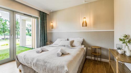 Two-Bedroom Apartment with Lake View