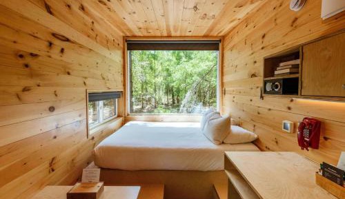 Standard Queen Cabin