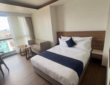 Deluxe Queen Room
