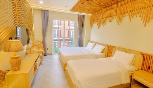 Triple Room with City View