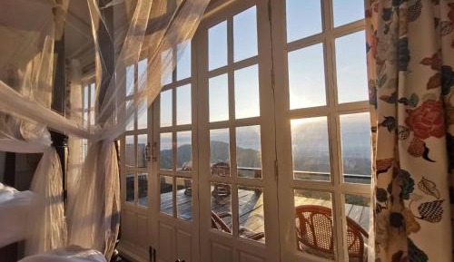 Suite with Mountain View