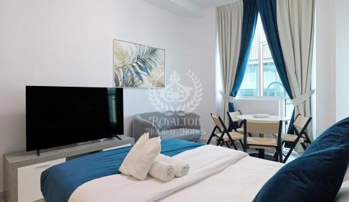 Studio Apartment with Balcony