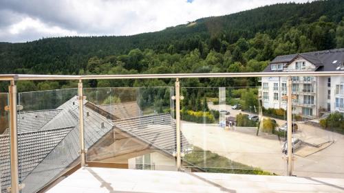 Apartment with Mountain View