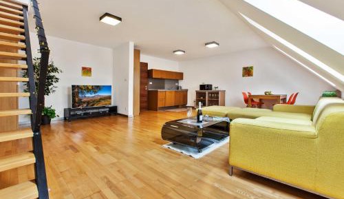 Superior One-Bedroom Apartment with Balcony