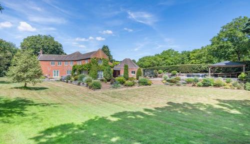 Seven-Bedroom House