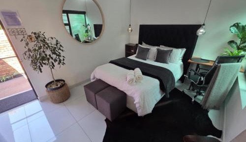 Deluxe Double Room with Shower