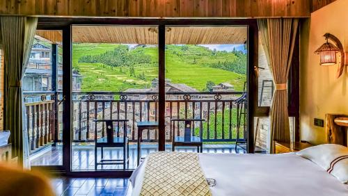 Family Room with Mountain View