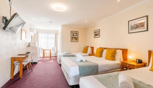 Medium Family Room