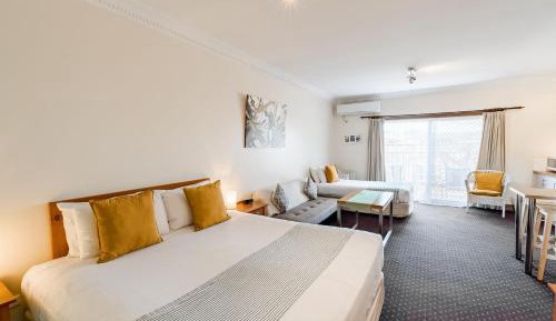 Deluxe Family Room