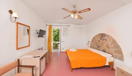 Deluxe Double Room with Balcony and Sea View