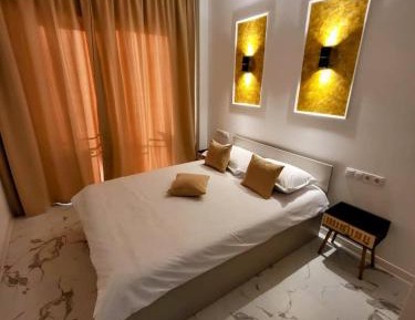 Two-Bedroom Deluxe Apartment with Balcony