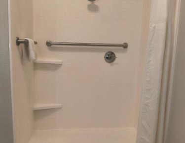 King Studio Suite - Mobility Access with Roll-in Shower