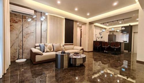 Four-Bedroom Deluxe Apartment
