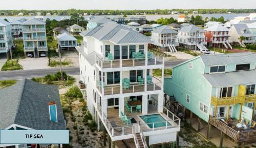 Eight-Bedroom Holiday Home