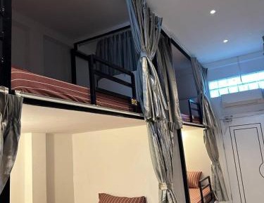 Bunk Bed in Mixed Dormitory Room