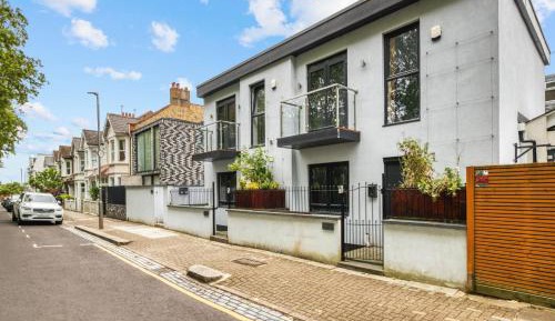 Two-Bedroom Apartment with Balcony and Terrace