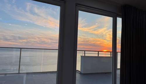 Deluxe Suite with Sea View