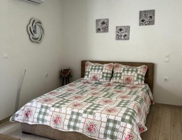 One-Bedroom Apartment with Balcony and Mountain View  
