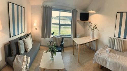 Economy Family Room